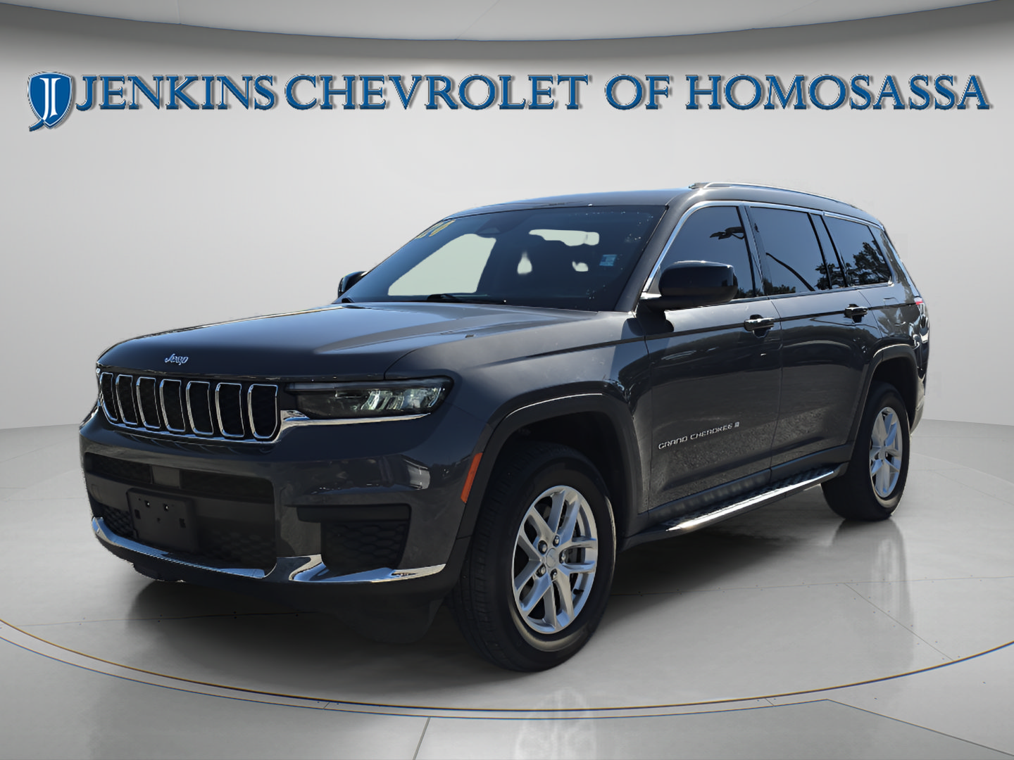 Used 2024 Jeep Grand Cherokee L Laredo RWD image 11