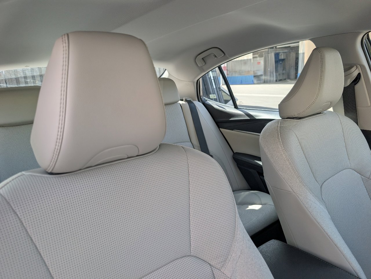 Used 2026 Toyota Camry XLE FWD image 3