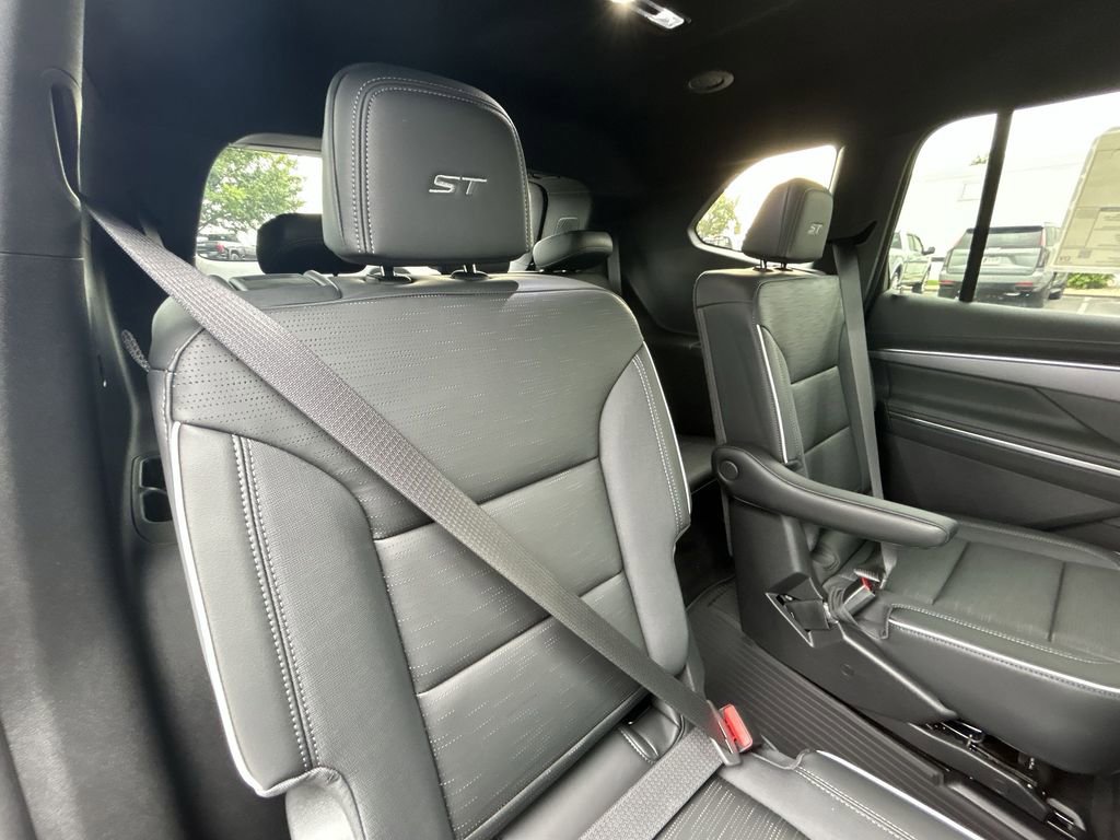 New 2026 Buick Enclave Sport Touring w/ LPO, Floor Liner Package image 27