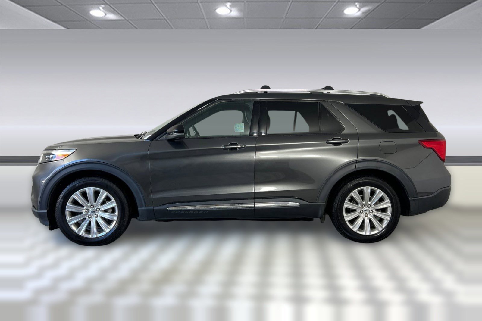 Used 2020 Ford Explorer Limited image 2