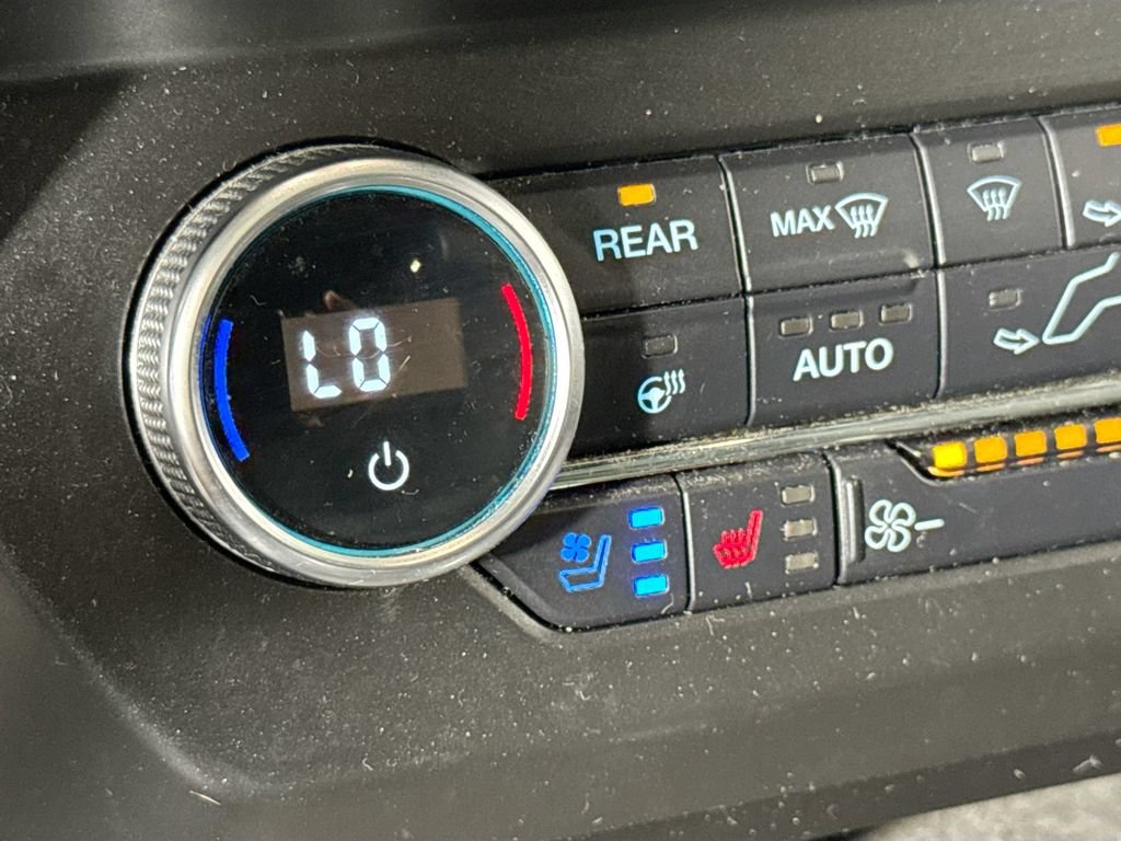 Used 2020 Ford Expedition XLT w/ Equipment Group 202A AWD/4WD image 20