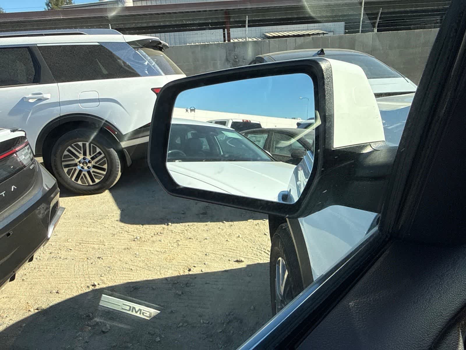 Used 2020 GMC Acadia SLT FWD image 17
