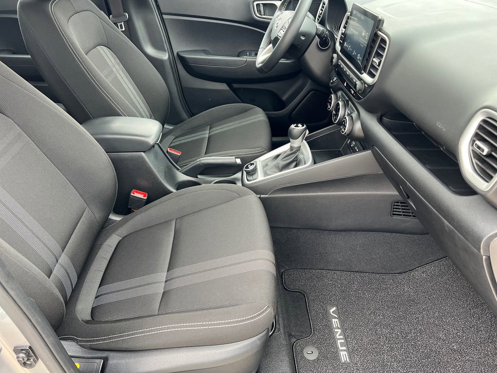 Certified 2025 Hyundai Venue SEL FWD image 7