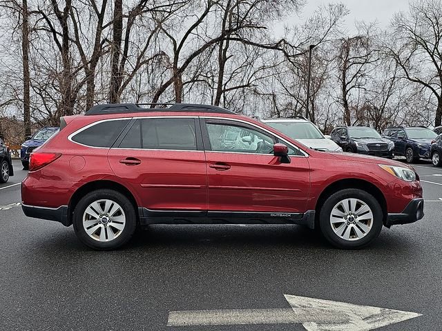 Used 2017 Subaru Outback 2.5i Premium image 7
