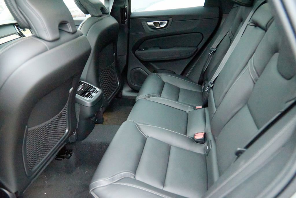 New 2026 Volvo XC60 B5 Ultra w/ Climate Package image 21