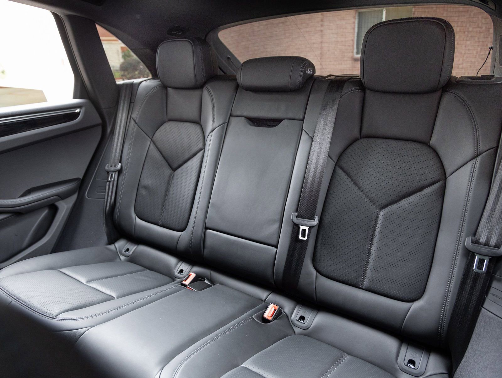 Certified 2023 Porsche Macan S image 28