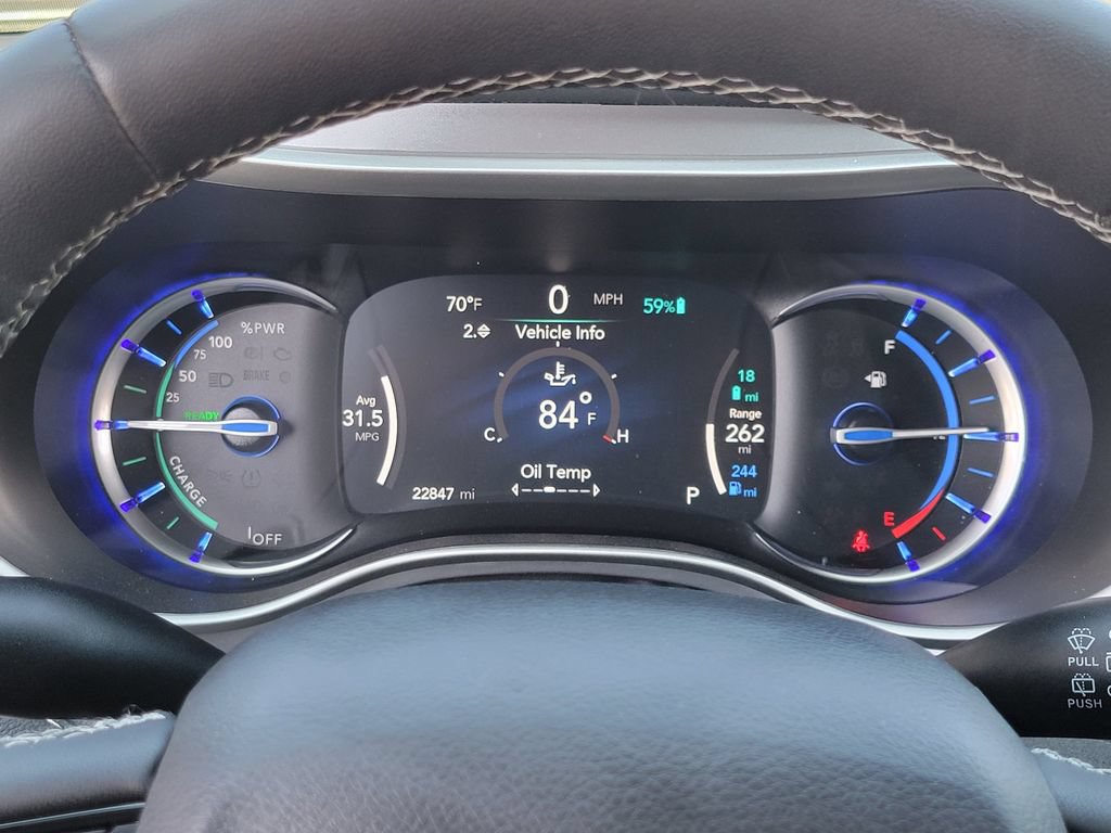 Used 2023 Chrysler Pacifica Touring-L w/ S Appearance Package FWD image 7