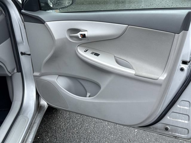 Used 2010 Toyota Corolla LE FWD image 8