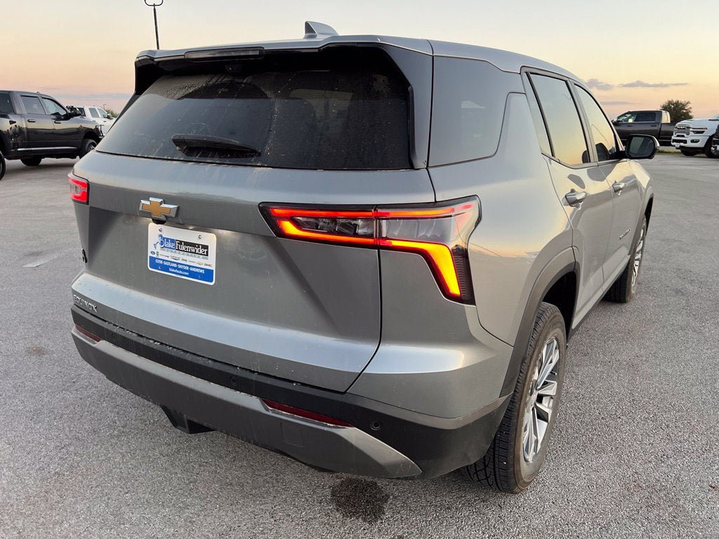 Used 2026 Chevrolet Equinox LT w/ Convenience Package II FWD image 8