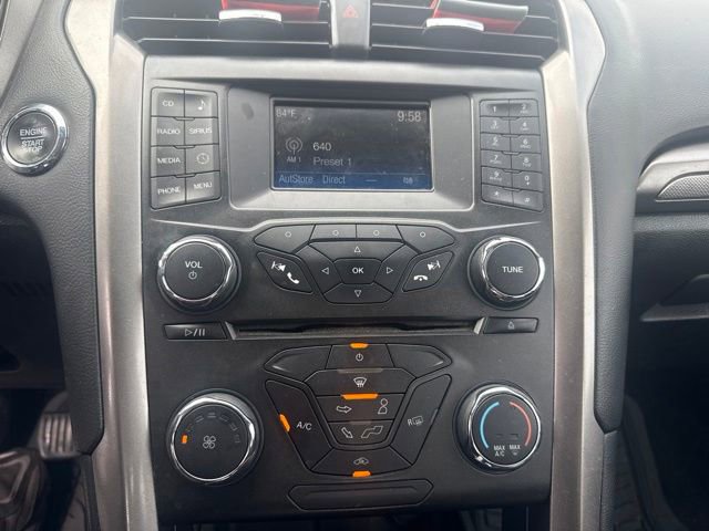 Used 2018 Ford Fusion SE FWD image 9