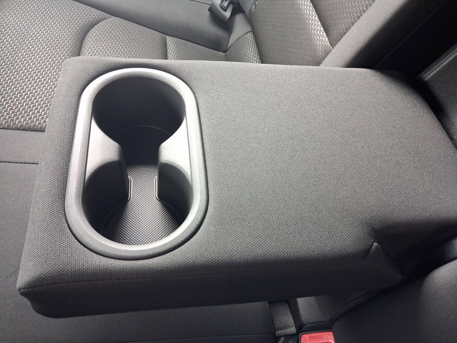 Used 2020 Hyundai Elantra GT FWD image 25