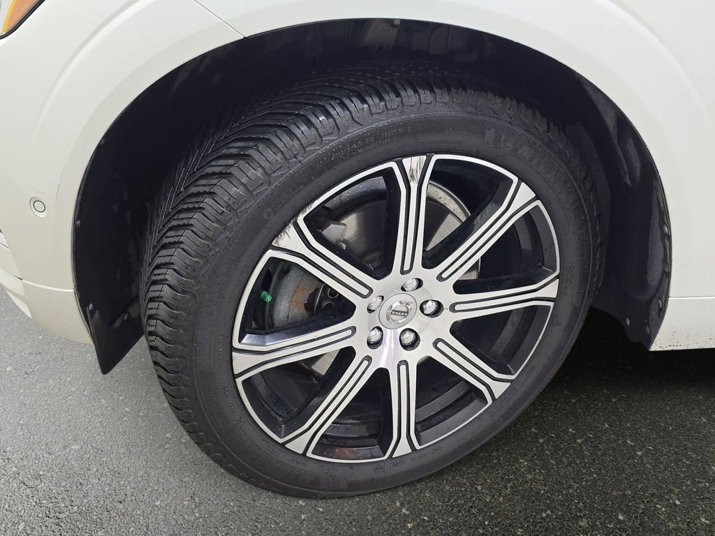 Used 2018 Volvo XC60 T6 Inscription w/ Convenience Package image 32