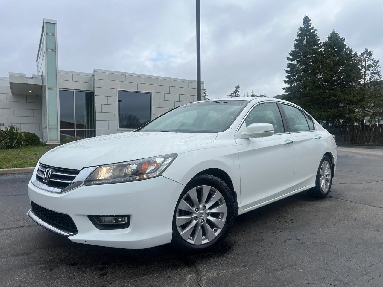 Used 2013 Honda Accord EX image 2