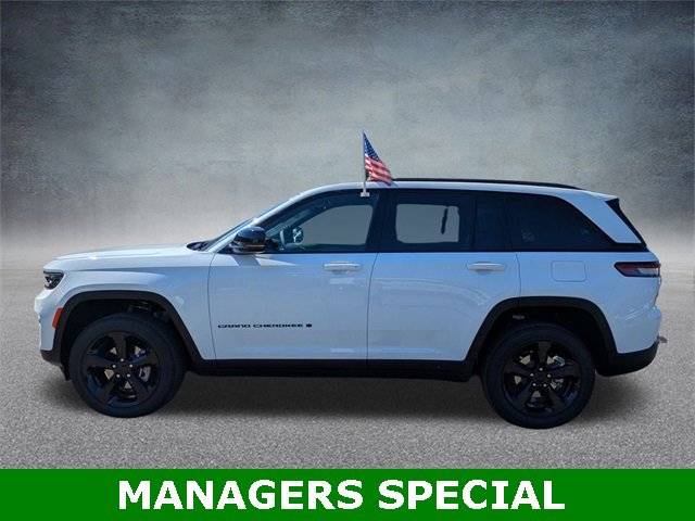 New 2025 Jeep Grand Cherokee Altitude image 7