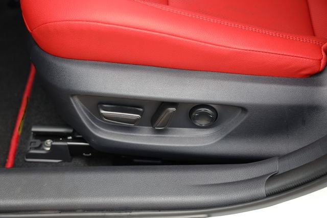 New 2026 Toyota Camry Hybrid FWD image 14