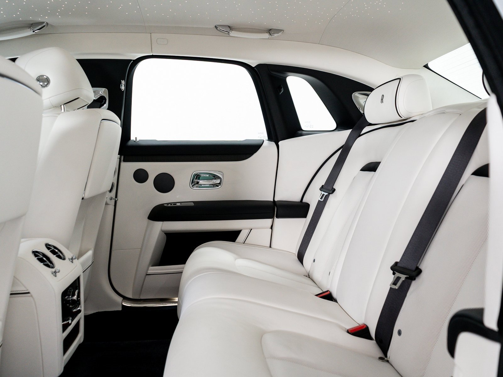 New 2025 Rolls-Royce Ghost image 26