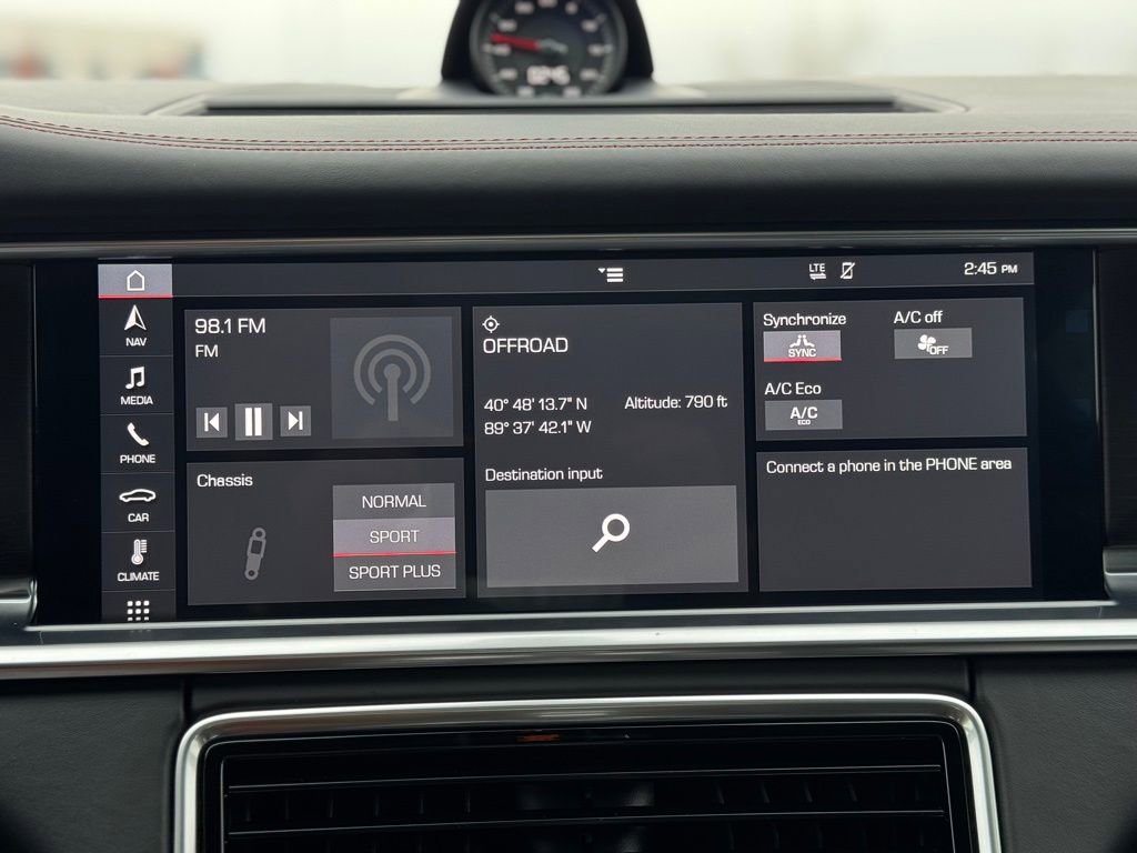 Used 2019 Porsche Panamera GTS image 34