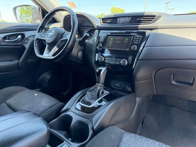 Used 2020 Nissan Rogue SV w/ Premium Package FWD image 10