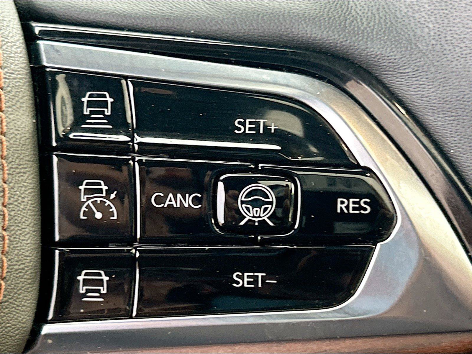 Used 2023 Jeep Grand Cherokee L Summit w/ Advanced Protech Group IV AWD/4WD image 42