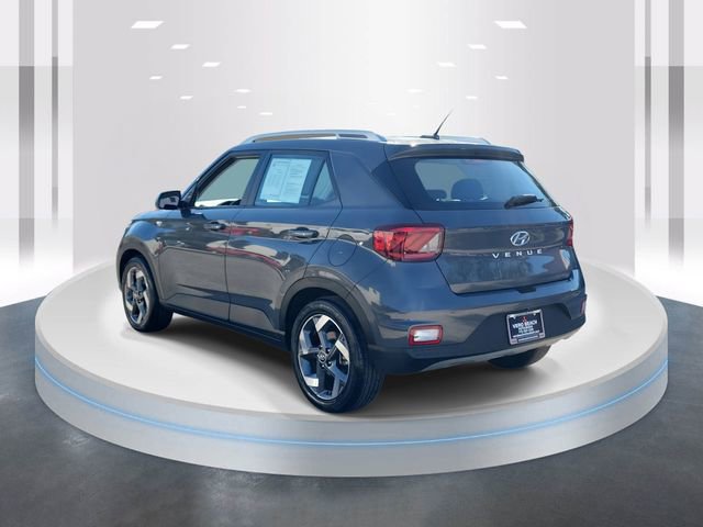 Used 2025 Hyundai Venue SEL image 4
