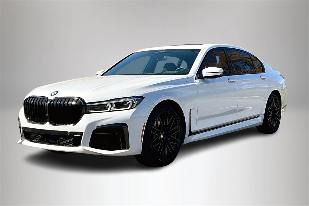 Used 2022 BMW 750i xDrive w/ Luxury Rear Seating Package image 2