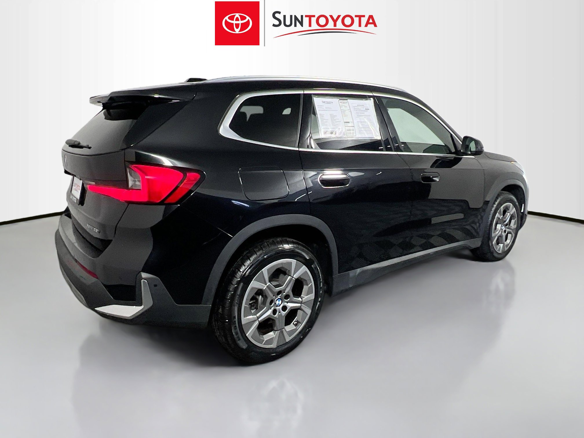Used 2023 BMW X1 xDrive28i image 4