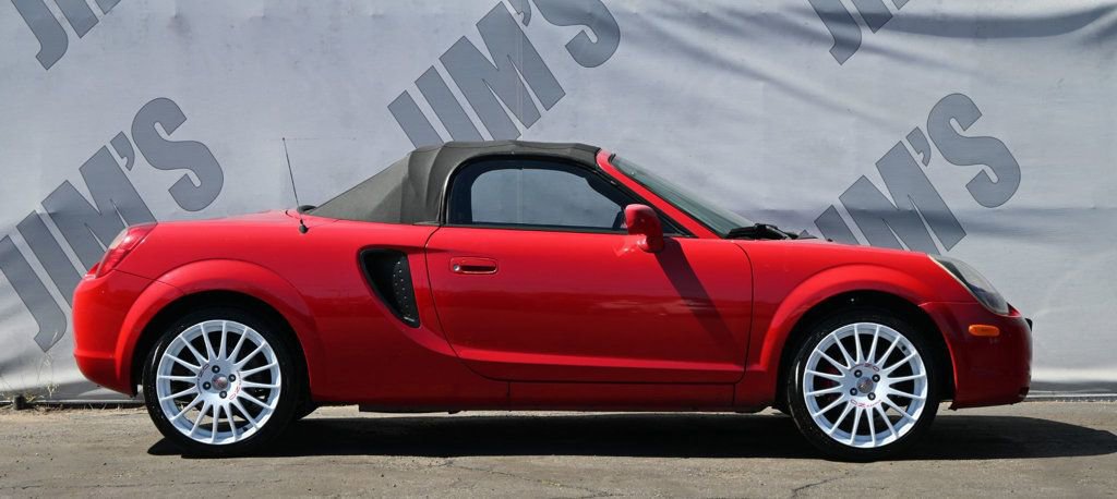 Used 2002 Toyota MR2 image 4