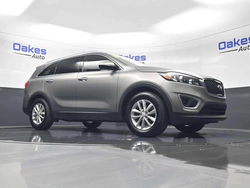 Used 2018 Kia Sorento LX w/ LX V6 Convenience Package image 38