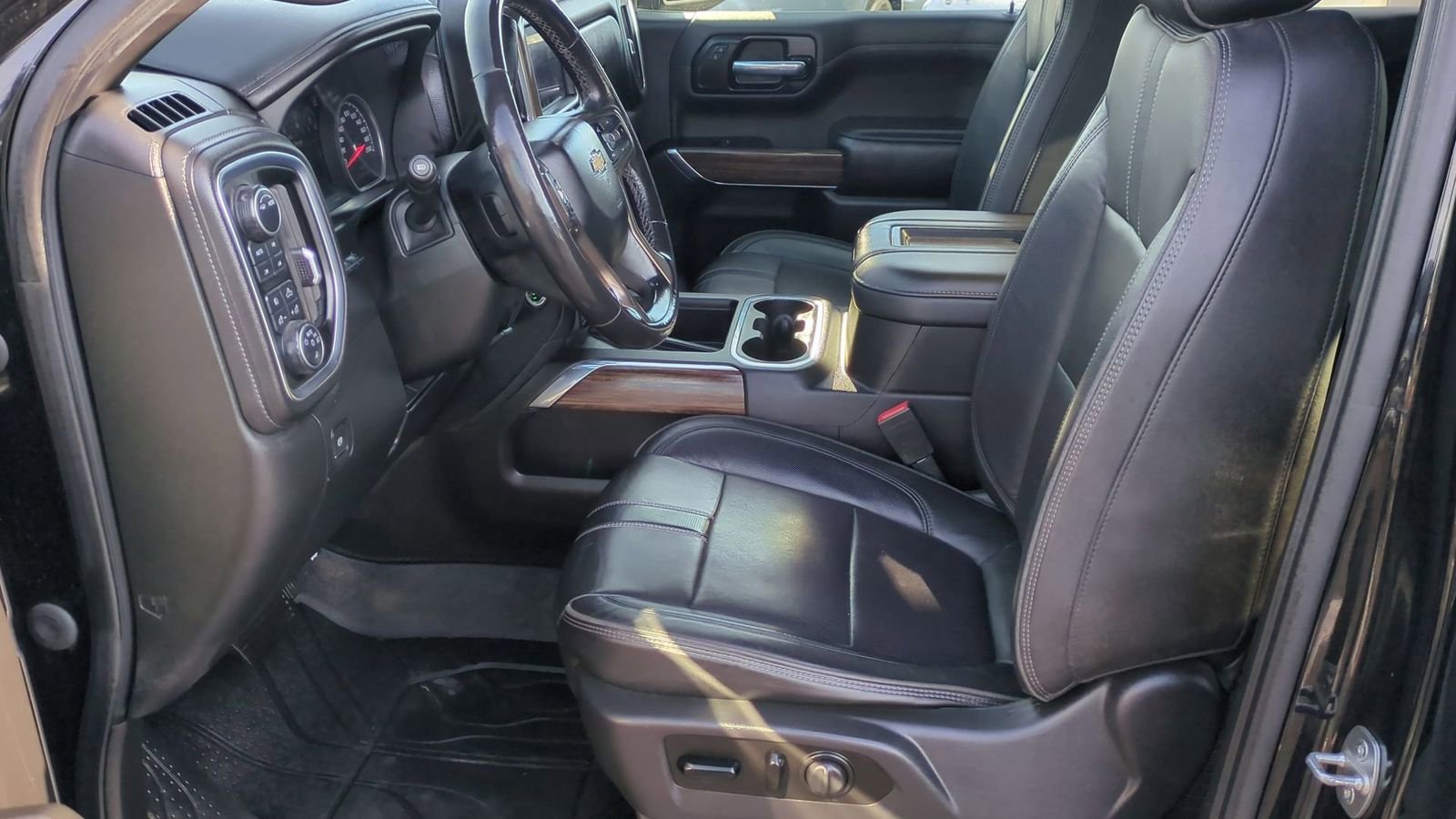 Used 2021 Chevrolet Silverado 1500 High Country w/ Technology Package image 18