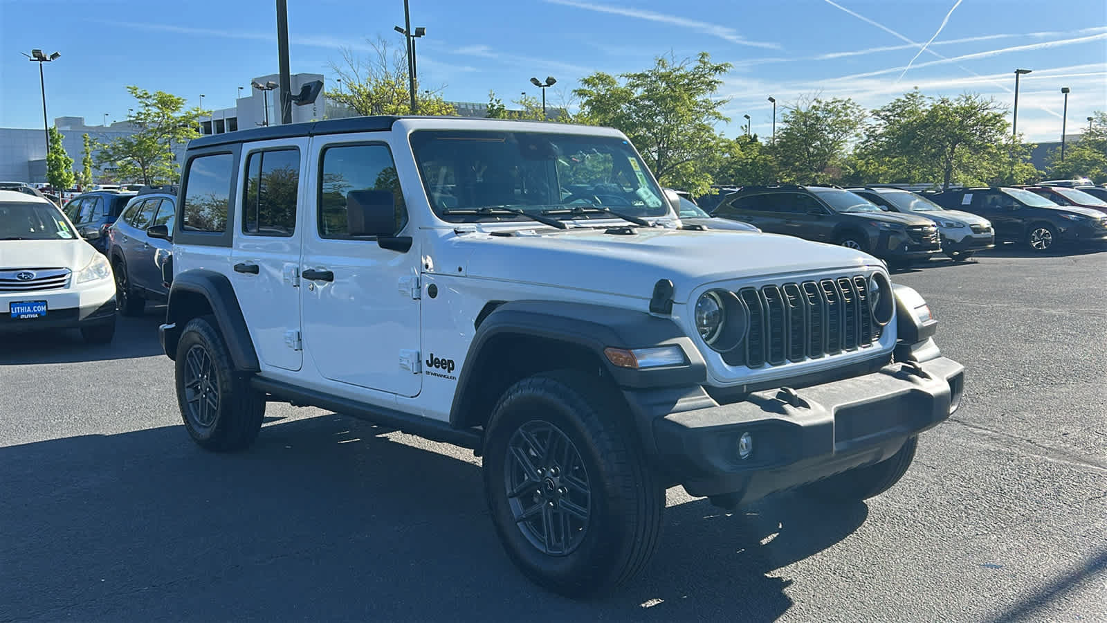 Used 2025 Jeep Wrangler Unlimited Sport AWD/4WD image 3