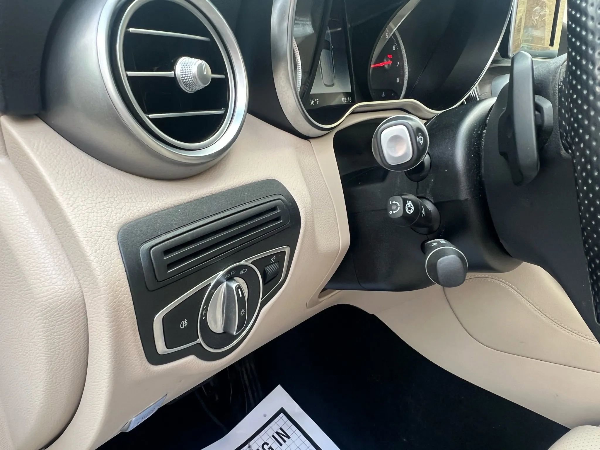 Used 2019 Mercedes-Benz GLC 300 4MATIC w/ Premium Package image 25