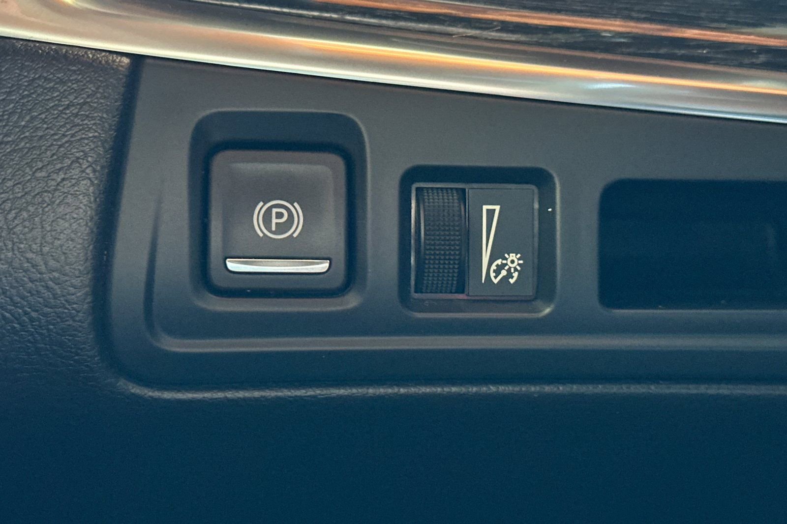 Certified 2023 Cadillac XT5 Premium Luxury FWD image 37