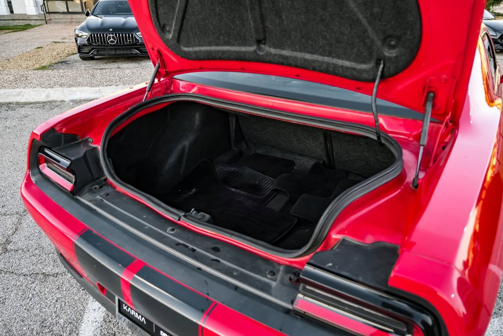 Used 2015 Dodge Challenger SRT w/ Technology Group image 56