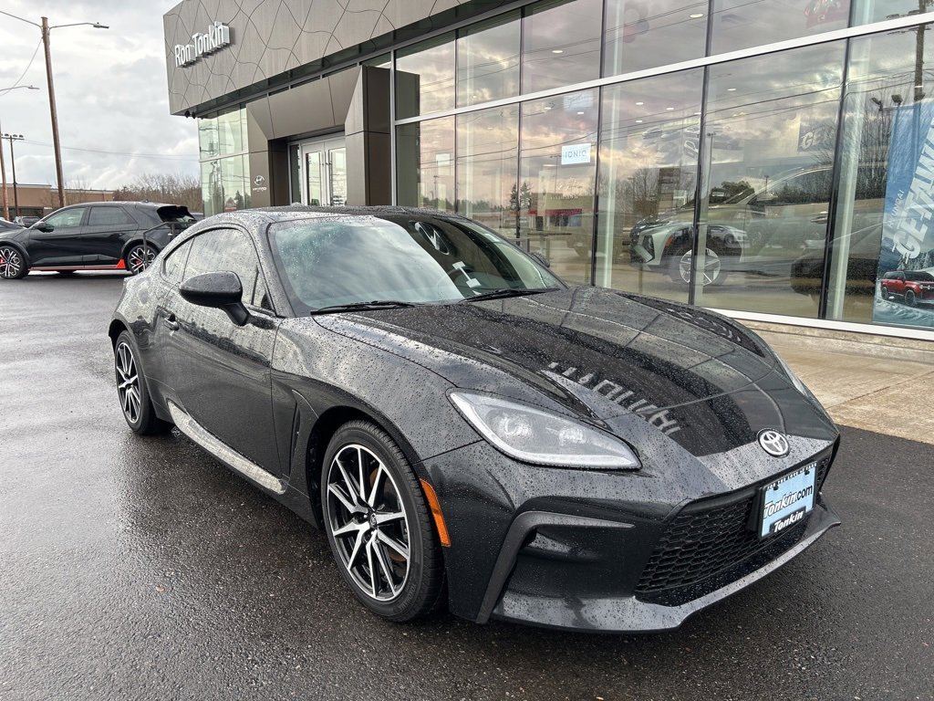 Used 2022 Toyota GR86 Base image 3