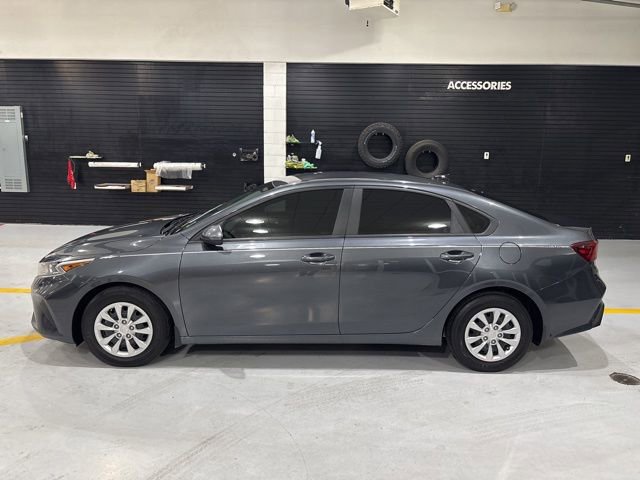 Used 2024 Kia Forte LX image 3