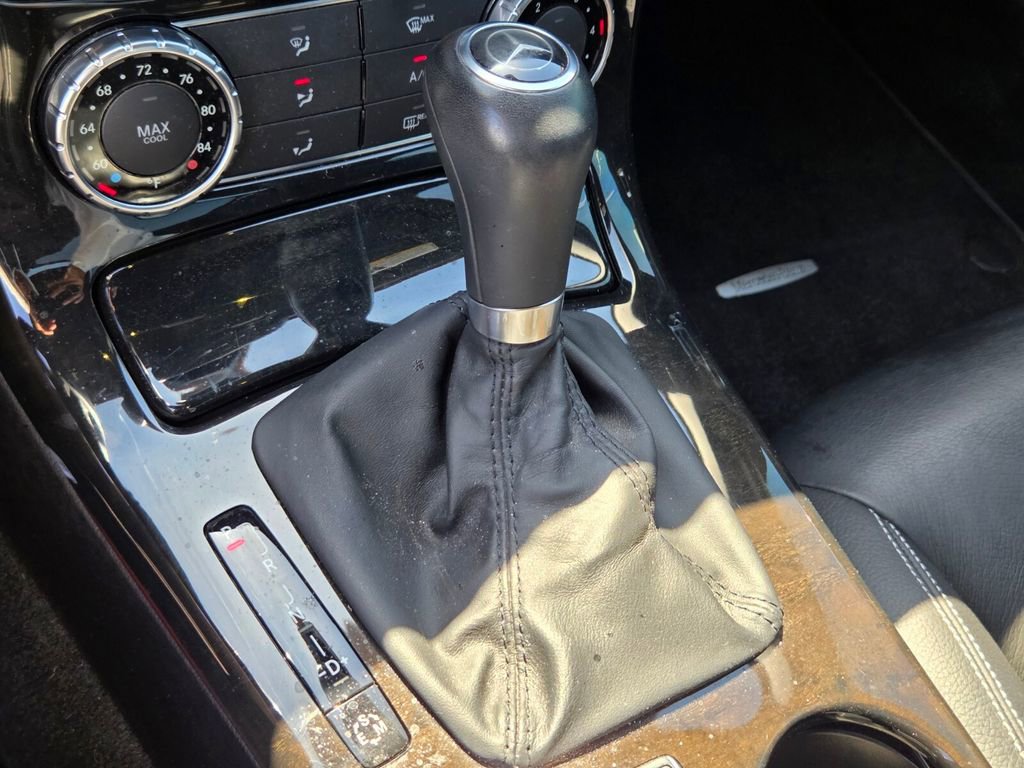 Used 2013 Mercedes-Benz SLK 350 image 25