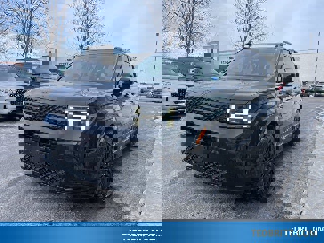 Used 2024 Hyundai Santa Fe Calligraphy image 3