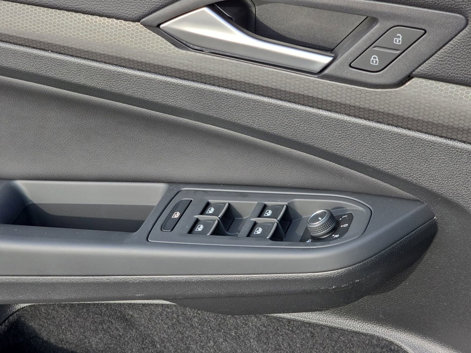 Used 2024 Volkswagen GTI Autobahn image 33