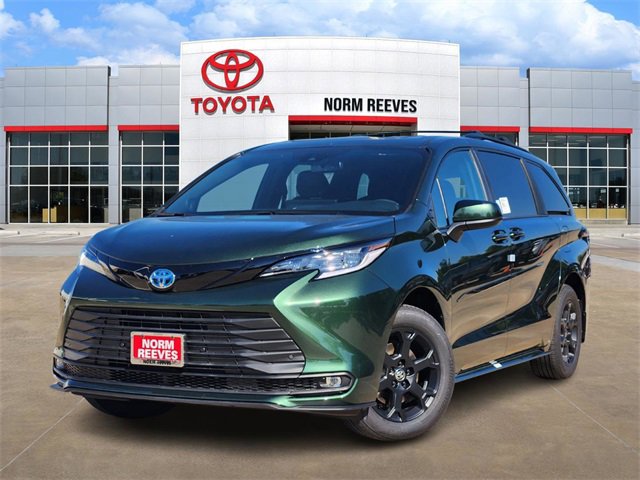 New 2025 Toyota Sienna XLE Woodland Edition
