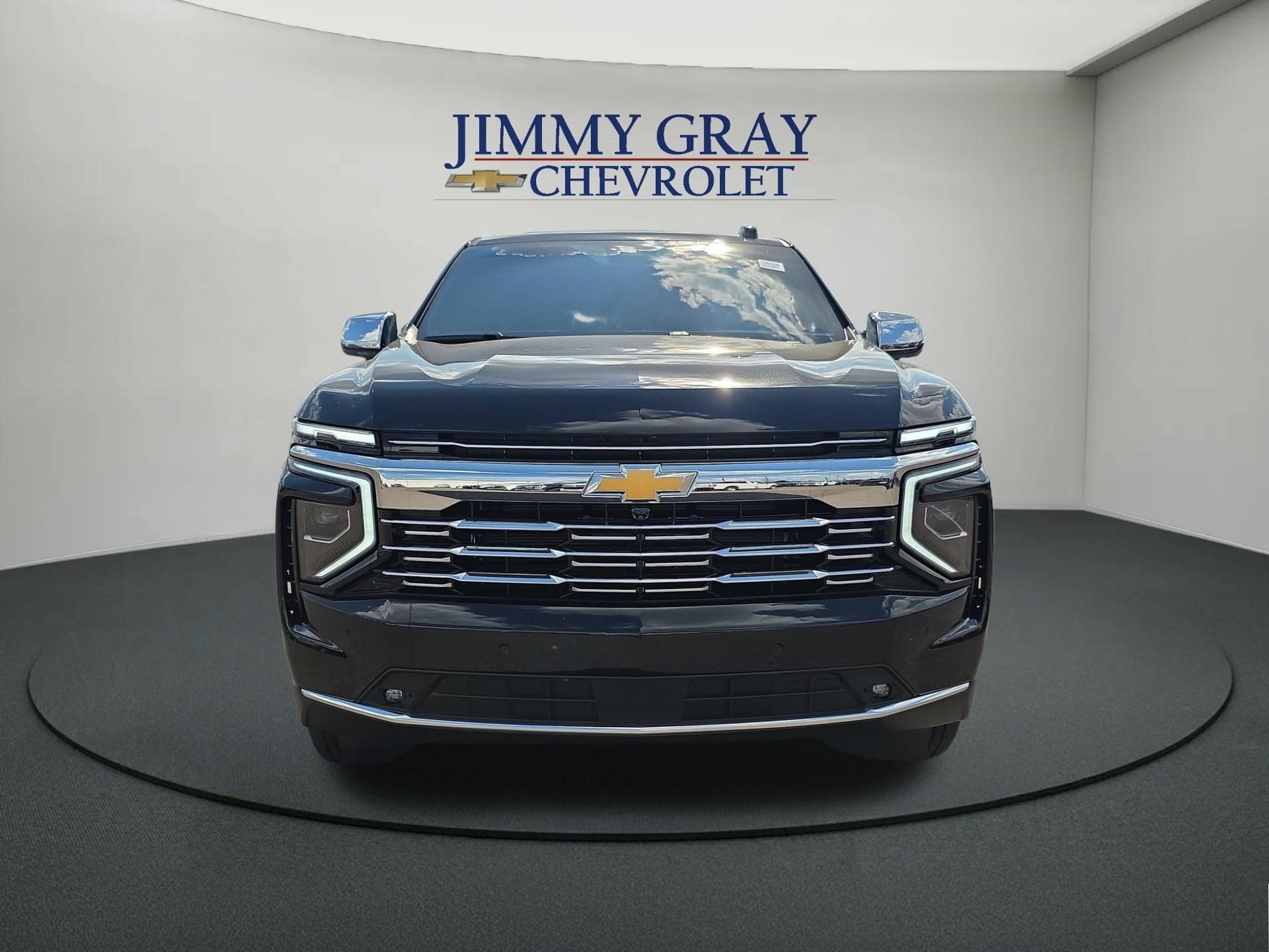 Used 2026 Chevrolet Suburban Premier w/ Sun And Tow Package RWD image 8