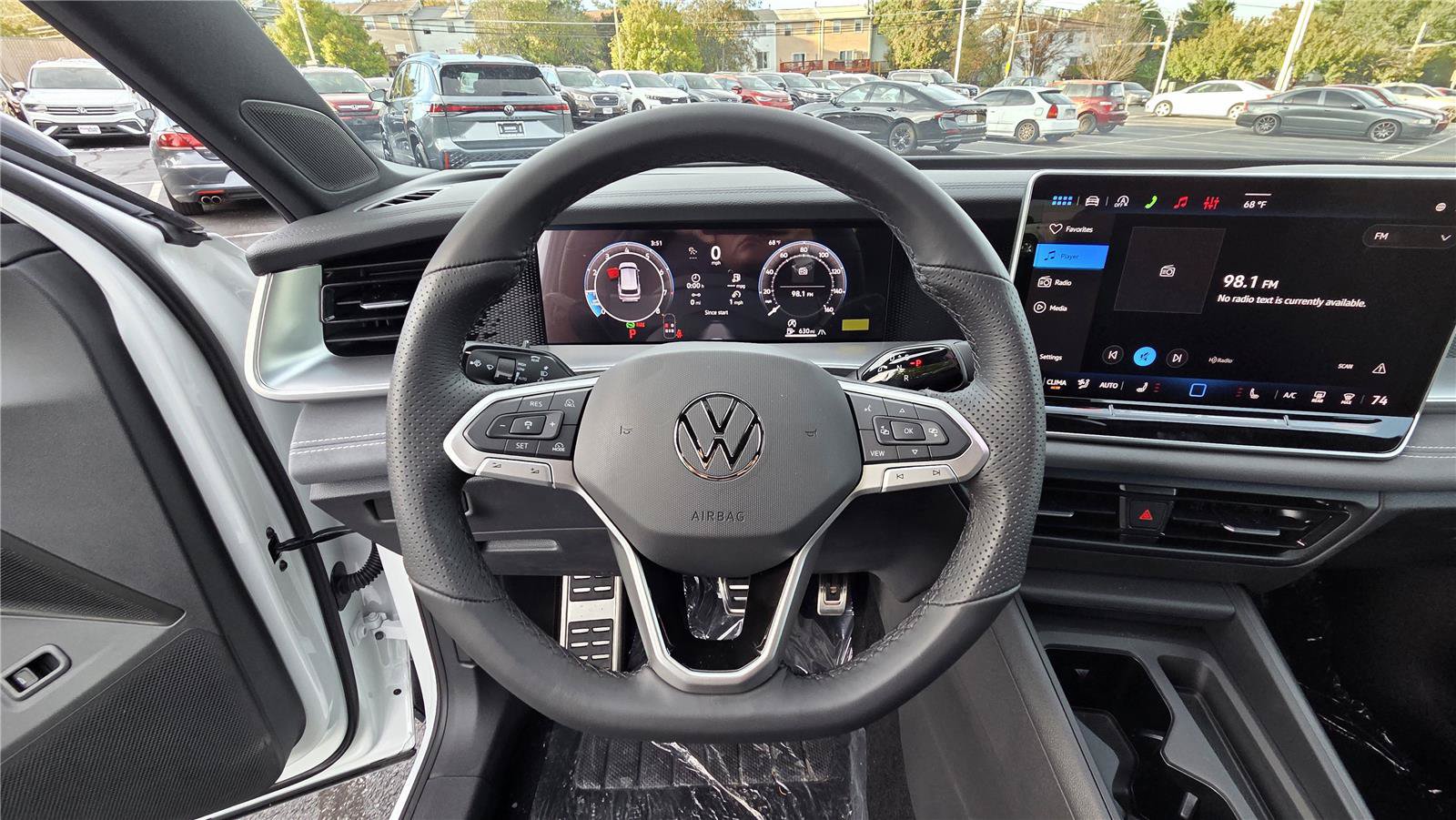New 2026 Volkswagen Tiguan SE R-Line AWD/4WD image 18