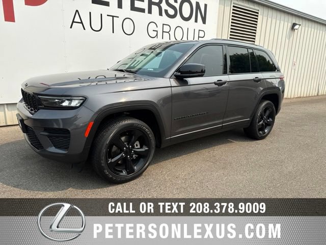 Used 2024 Jeep Grand Cherokee Altitude AWD/4WD image 8