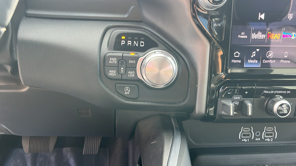 Used 2025 RAM 1500 Laramie w/ Sport Appearance Package AWD/4WD image 14