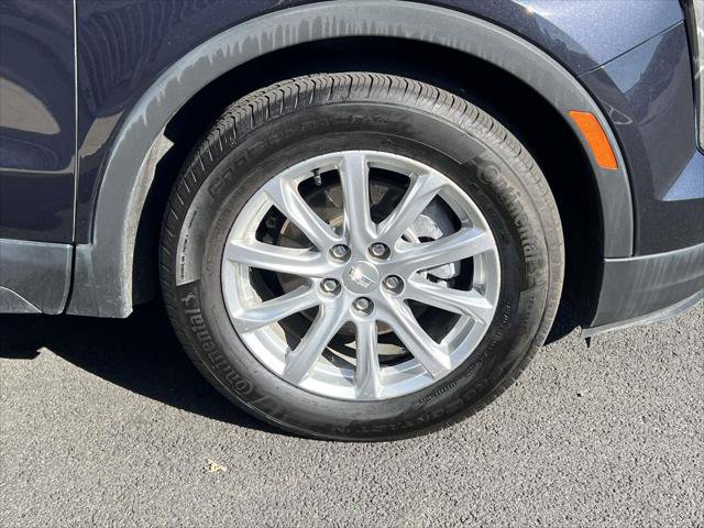 Certified 2023 Cadillac XT4 Luxury w/ Cold Weather Package AWD/4WD image 8