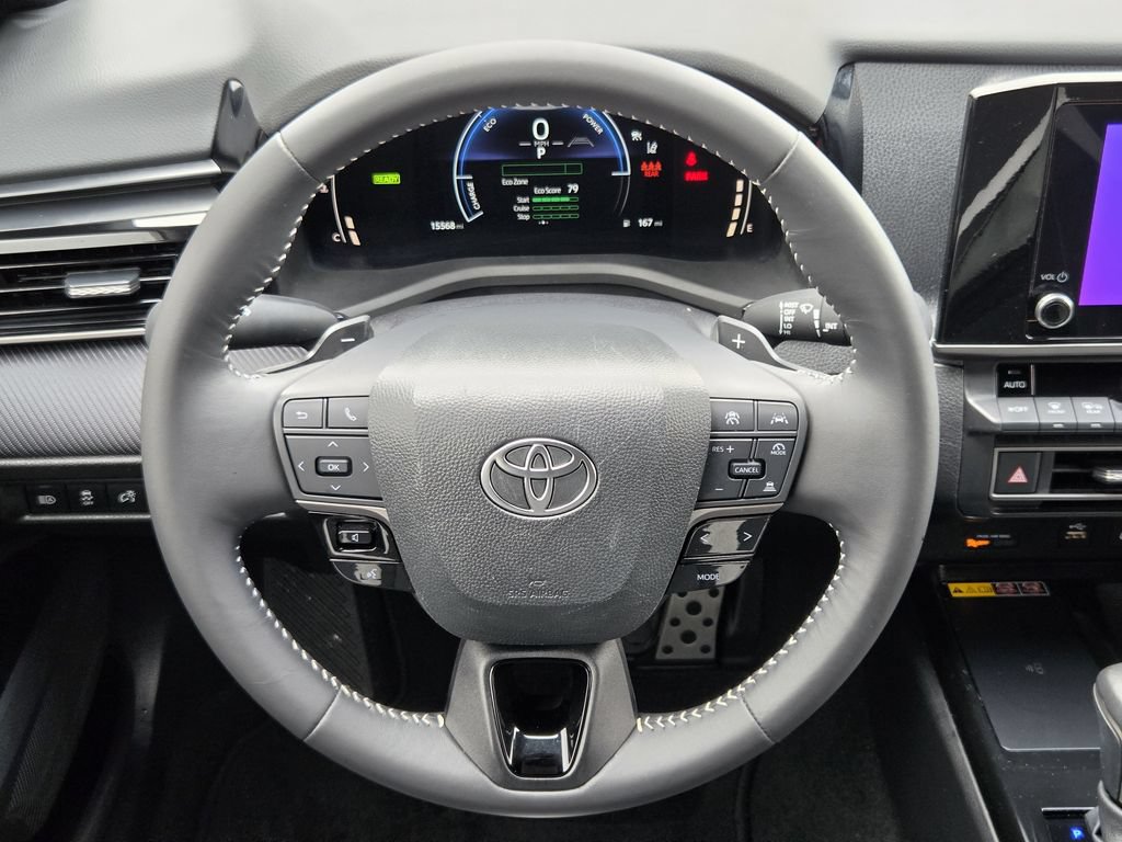 Used 2025 Toyota Camry SE w/ Convenience Package FWD image 15