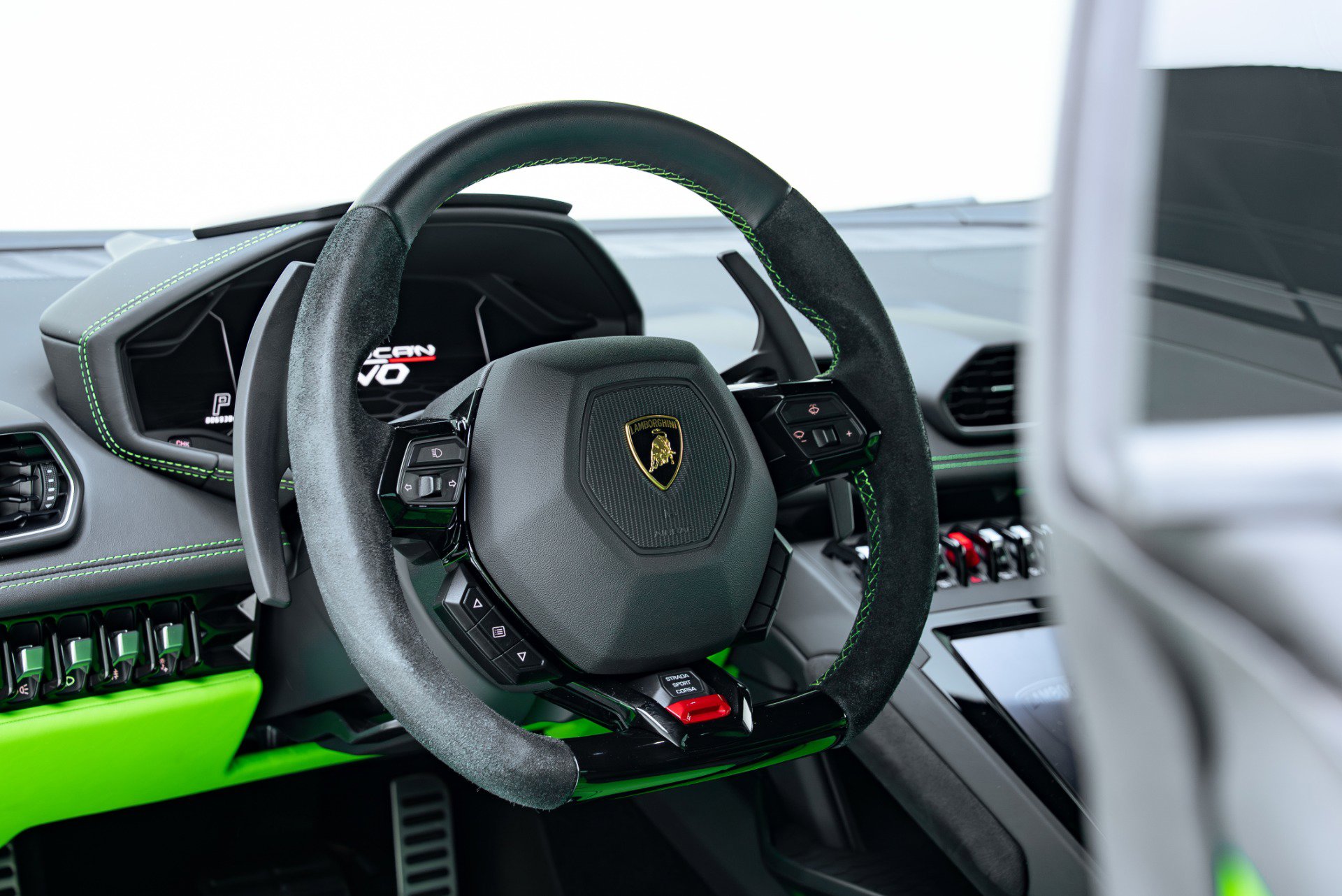 Used 2022 Lamborghini Huracan EVO RWD image 37
