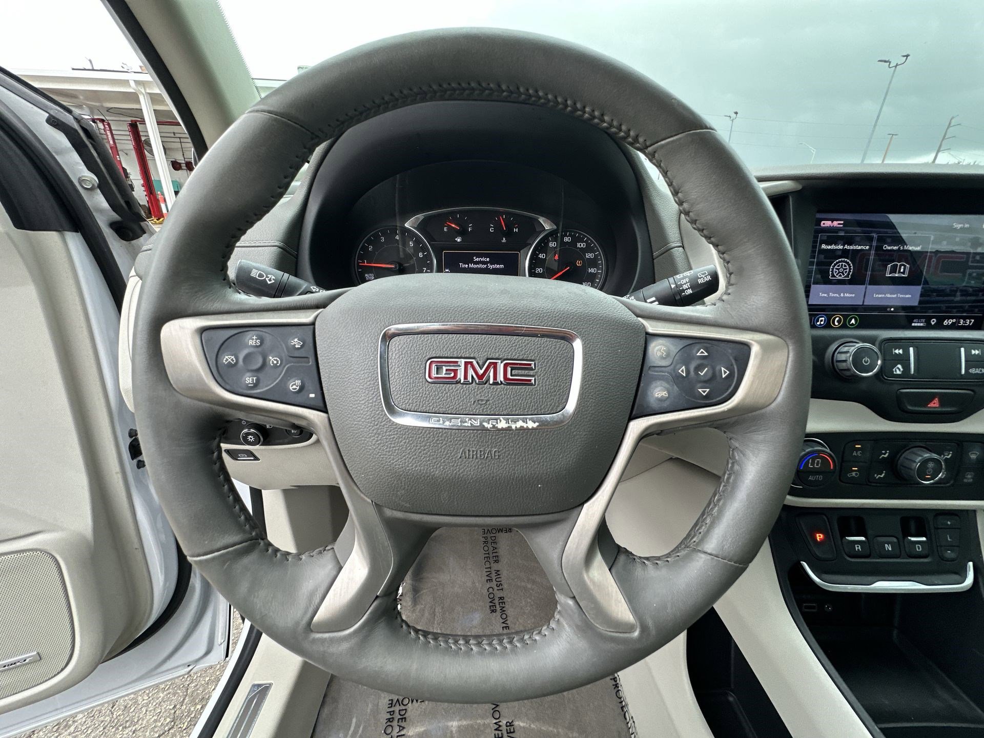 Used 2020 GMC Terrain Denali w/ Denali Premium Package image 11
