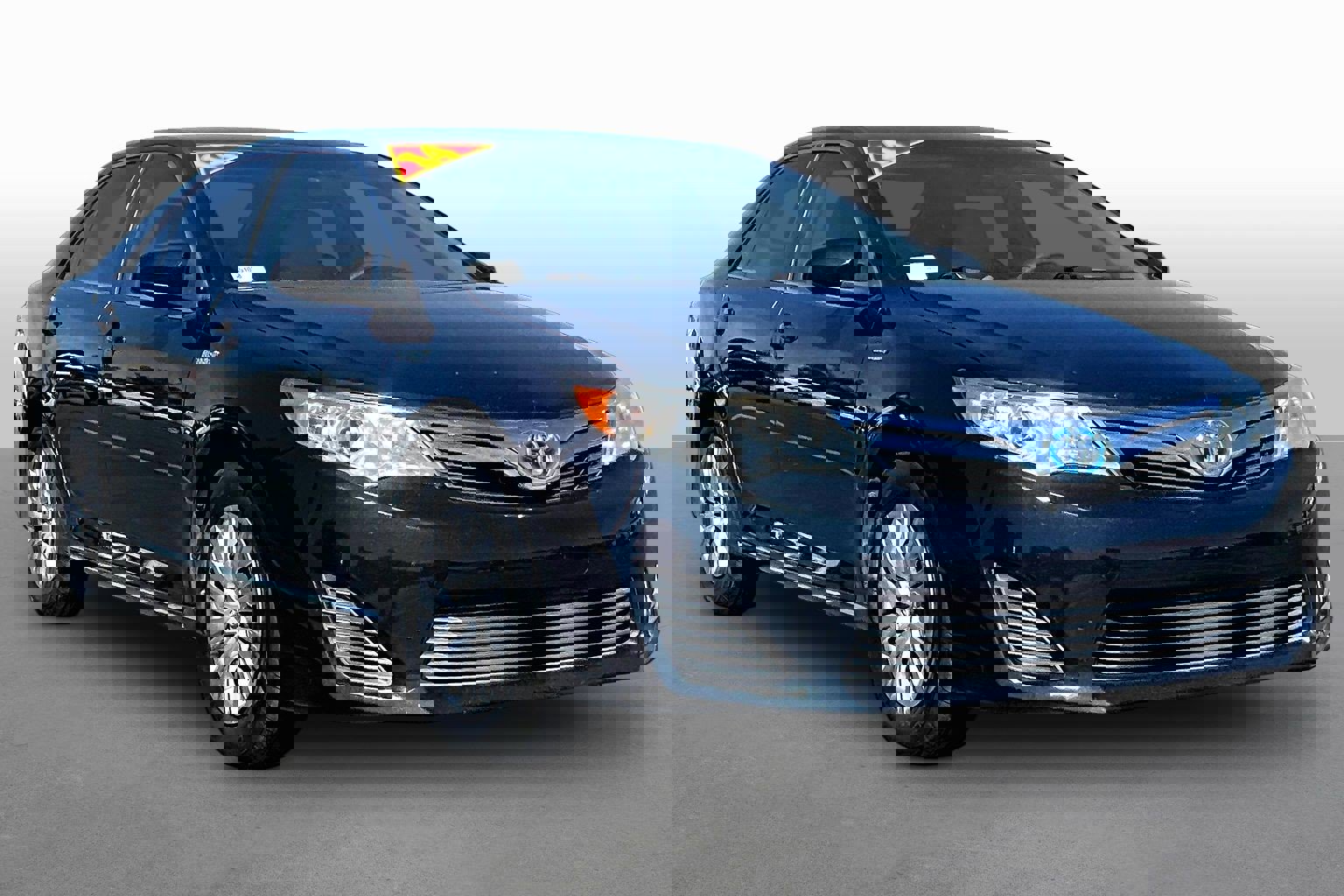 Used 2014 Toyota Camry LE image 6