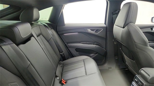 Used 2025 Audi Q4 e-tron Premium w/ Convenience Package image 26