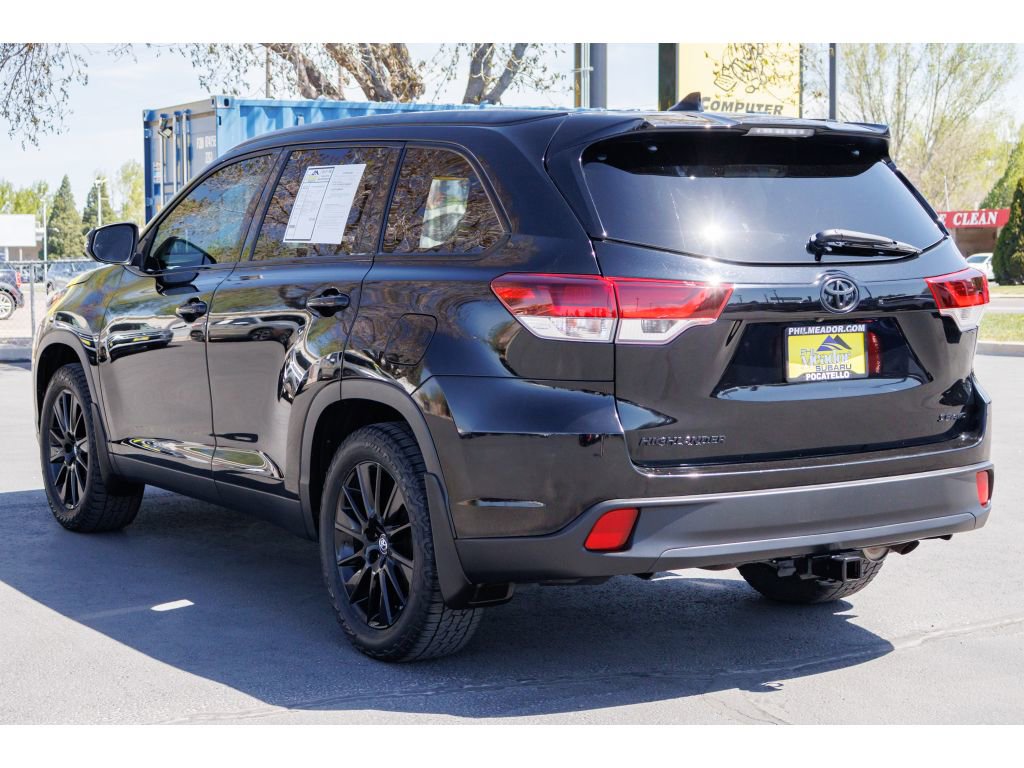 Used 2019 Toyota Highlander SE w/ Nightshade Edition AWD/4WD image 5